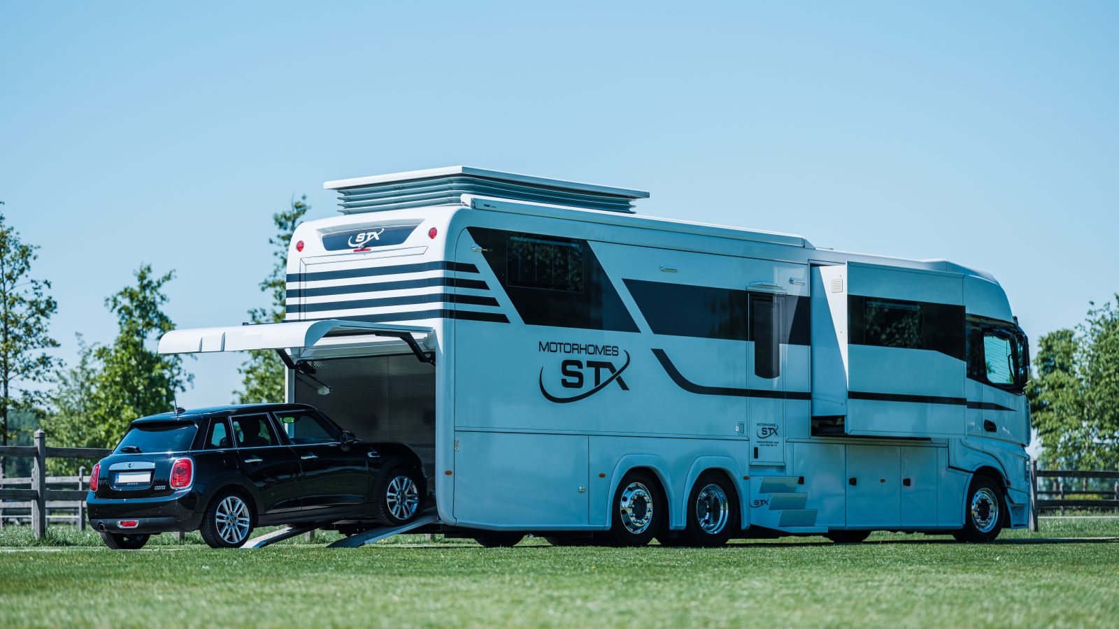 STX 2 Pop-Outs & Garage - STX Motorhomes