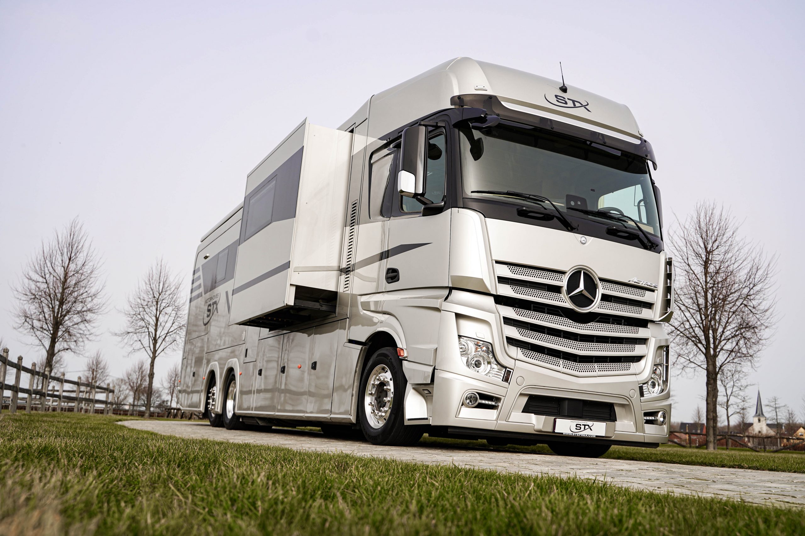 STX Mercedes Actros - 3 Pop outs/085 - STX Motorhomes