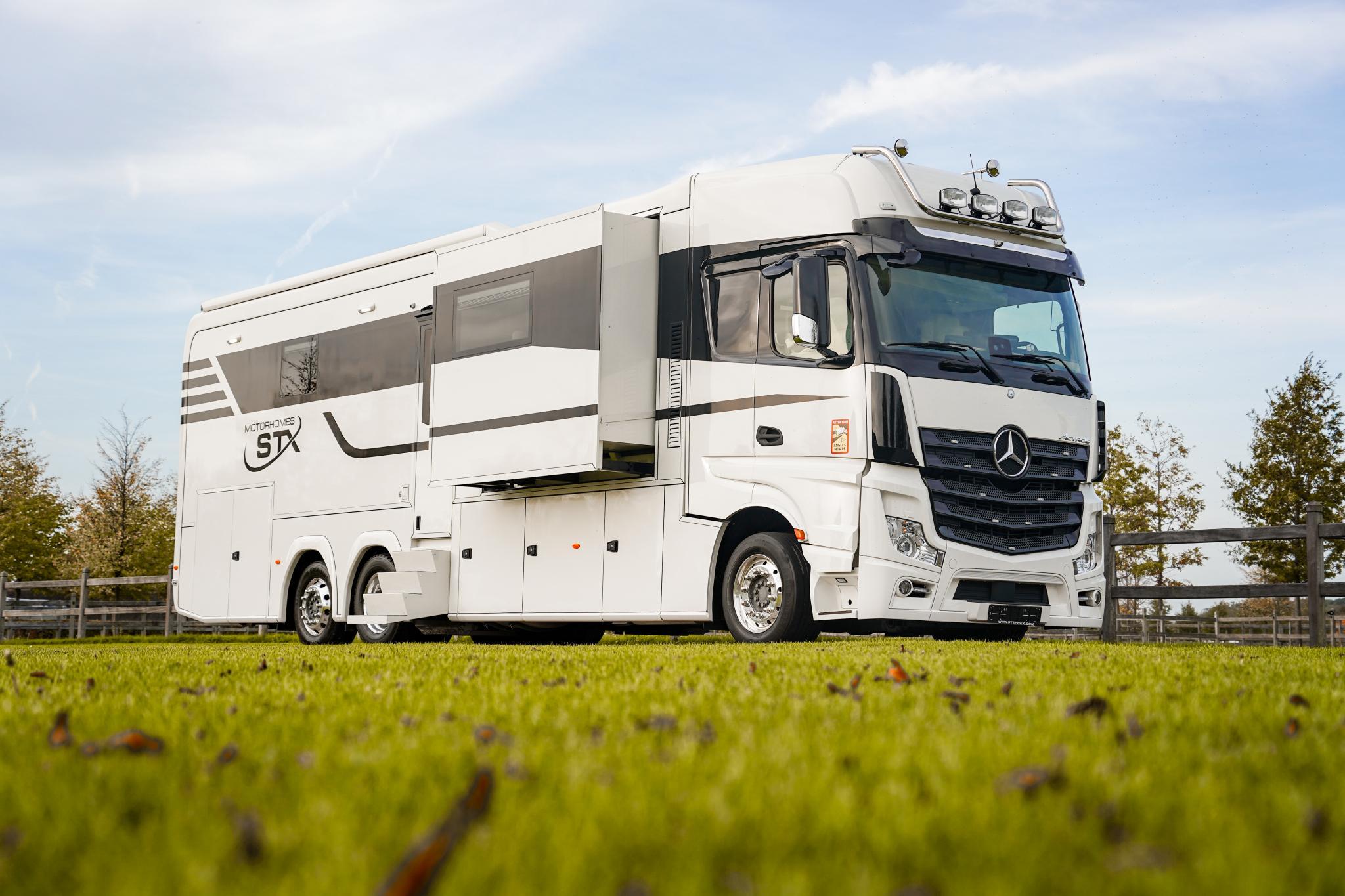 STX Mercedes Actros - 3 Pop-Outs / 105 - STX Motorhomes