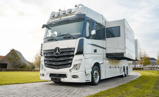 STX Mercedes Actros - 3 Pop-Outs / 105 - STX Motorhomes